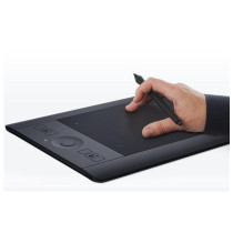 Wacom Intuos Pro M, the redefined pen tablet
