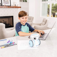 Artie 3000, the connected drawing robot