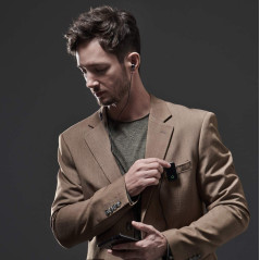 EarStudio ES100 MK2, the Bluetooth receiver for wired earphones