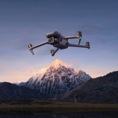DJI Mavic 3 Classic (DJI RC), Drone with 4/3 CMOS Hasselblad Camera for Professionals, 5.1K HD Video, 46 Mins Flight Time,