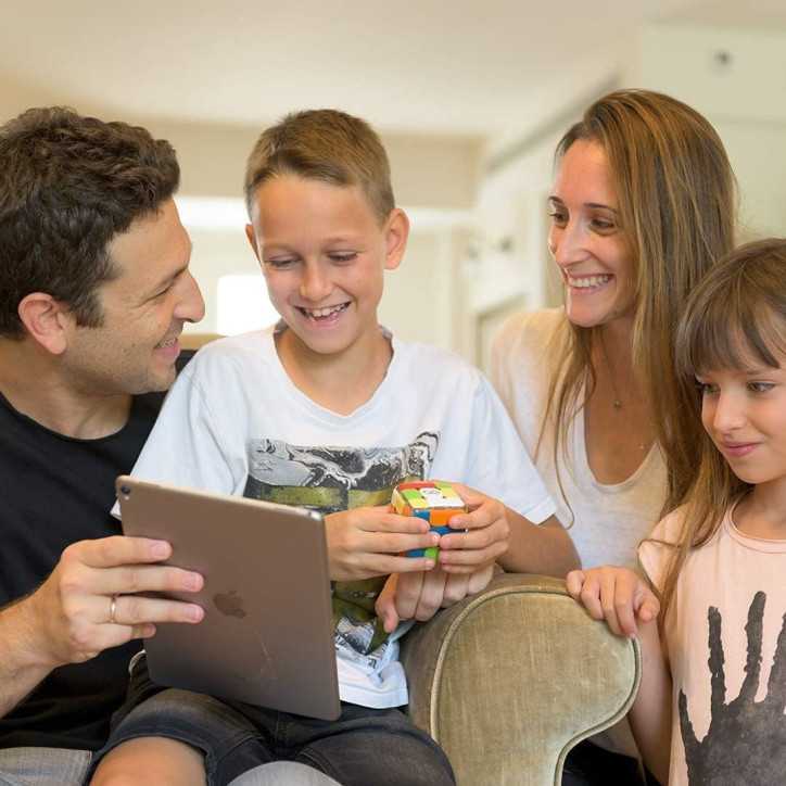 GoCube Edge Full Pack : Le Rubiks Cube Connecté et Intelligent pour Apprendre et Samuser! GoCube Edge Full Pack : Le Rubiks Cube Connecté et Intelligent pour Apprendre et Samuser!
