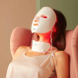 Masque LED Visage & Cou LightAura Plus : Rajeunissement, Anti-Âge, 7 Couleurs pour une Peau Éclatante Masque LED Visage & Cou LightAura Plus : Rajeunissement, Anti-Âge, 7 Couleurs pour une Peau Éclatante