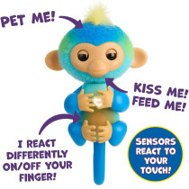 Meet Leo, the Fingerlings monkey : 70 sounds, glowing heart, touch sensors – your cute, interactive buddy!