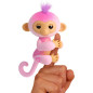 Adoptez Harmony, le singe pop star qui vous suit partout, joue, chante et partage son amour en douceur