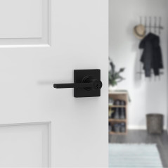 Kwikset Casey Matte Black Entry Door Handle with Lock, Keyed Reversible Lever, Pick-Resistant SmartKey Security